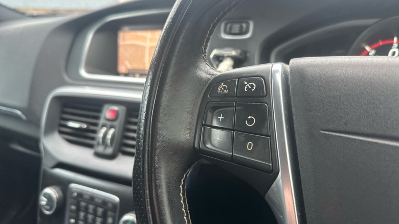 Volvo V40 D3 [4 Cyl 150] R DESIGN Pro 5dr Diesel Hatchback